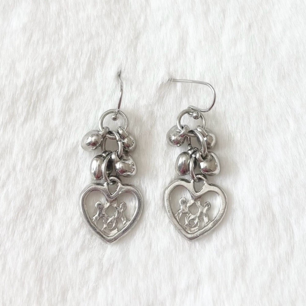 5/$15 🩷 MUST BUNDLE Silver Heart Dangle Earrings